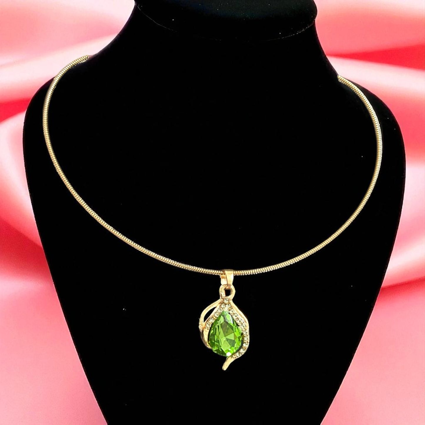 Elegant Rose Gold Wire Chain Necklace with Luxury Tear Drop Stone Pendant