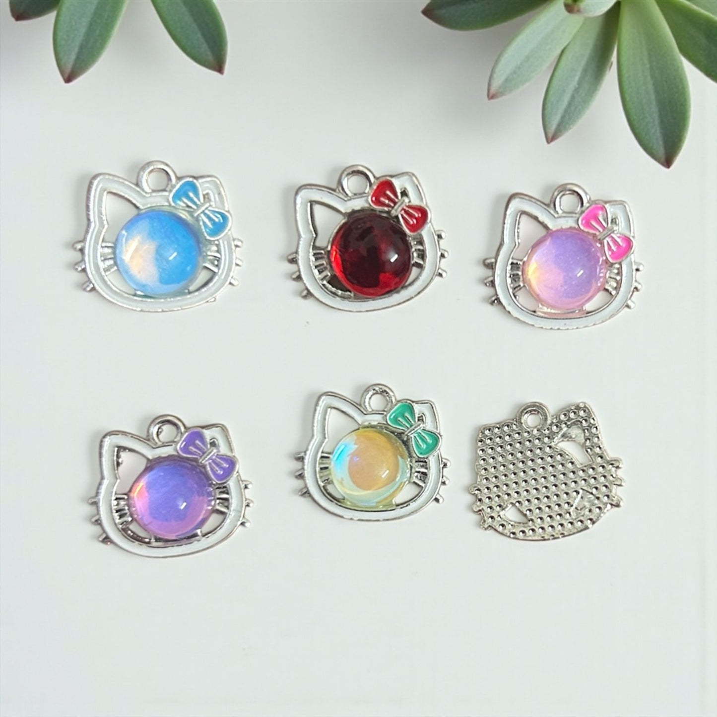 Silver Luxury Cat with Stone Charm (Mixed 1 Pc)