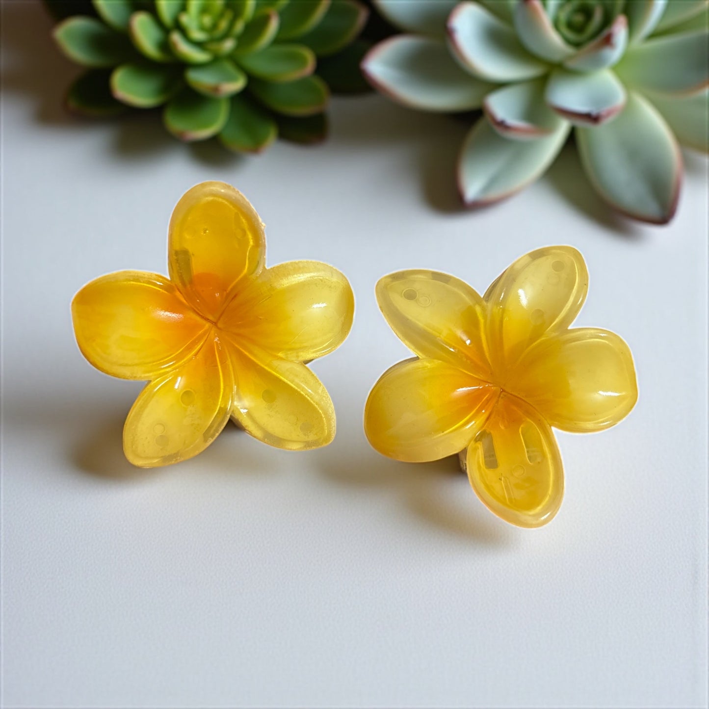 Large Flower Hair Claw Clips for Women (1 Pc)