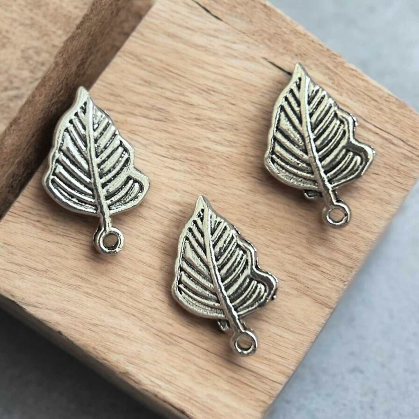 Big Leaf Metal Charm