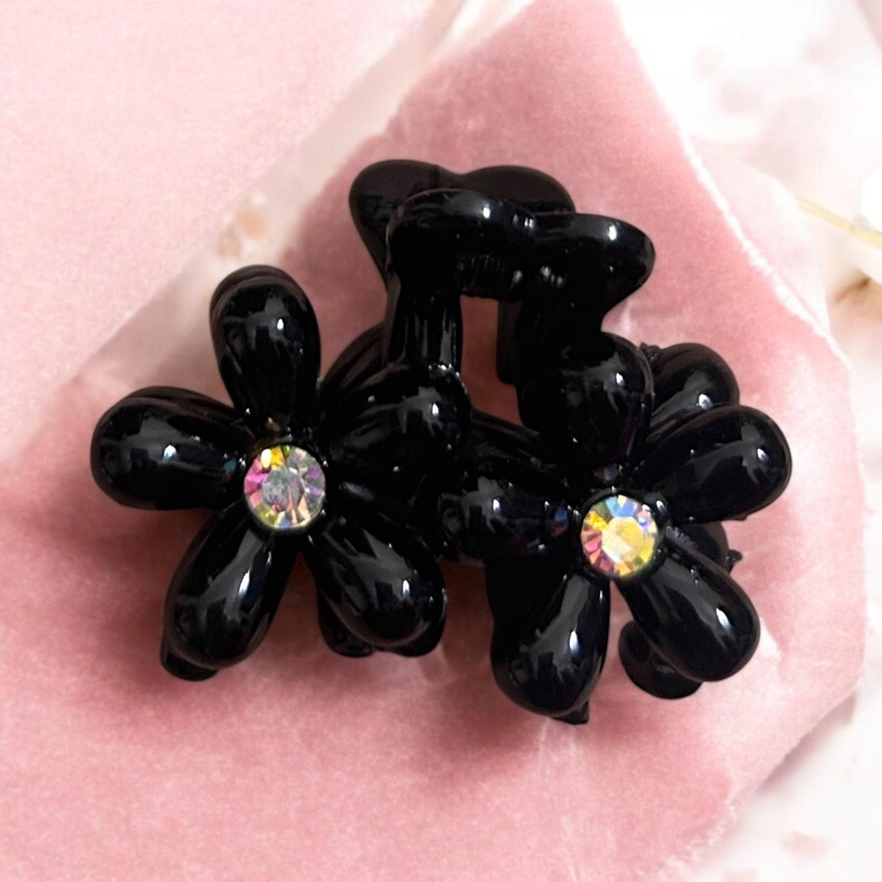 Daisy Flower Glossy Finish Hair Clips for Women - Type #2