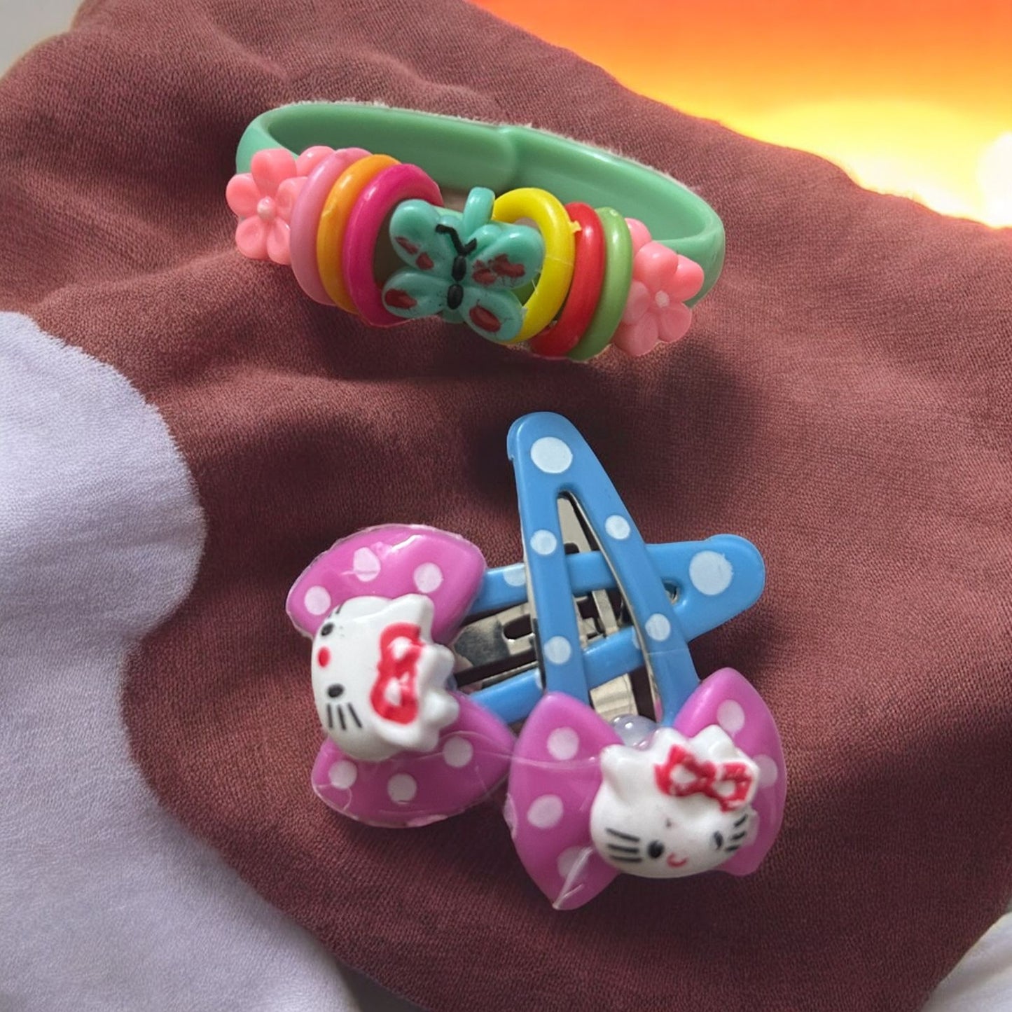 Kitty Hair Clips & Plastic Bracelets for kids