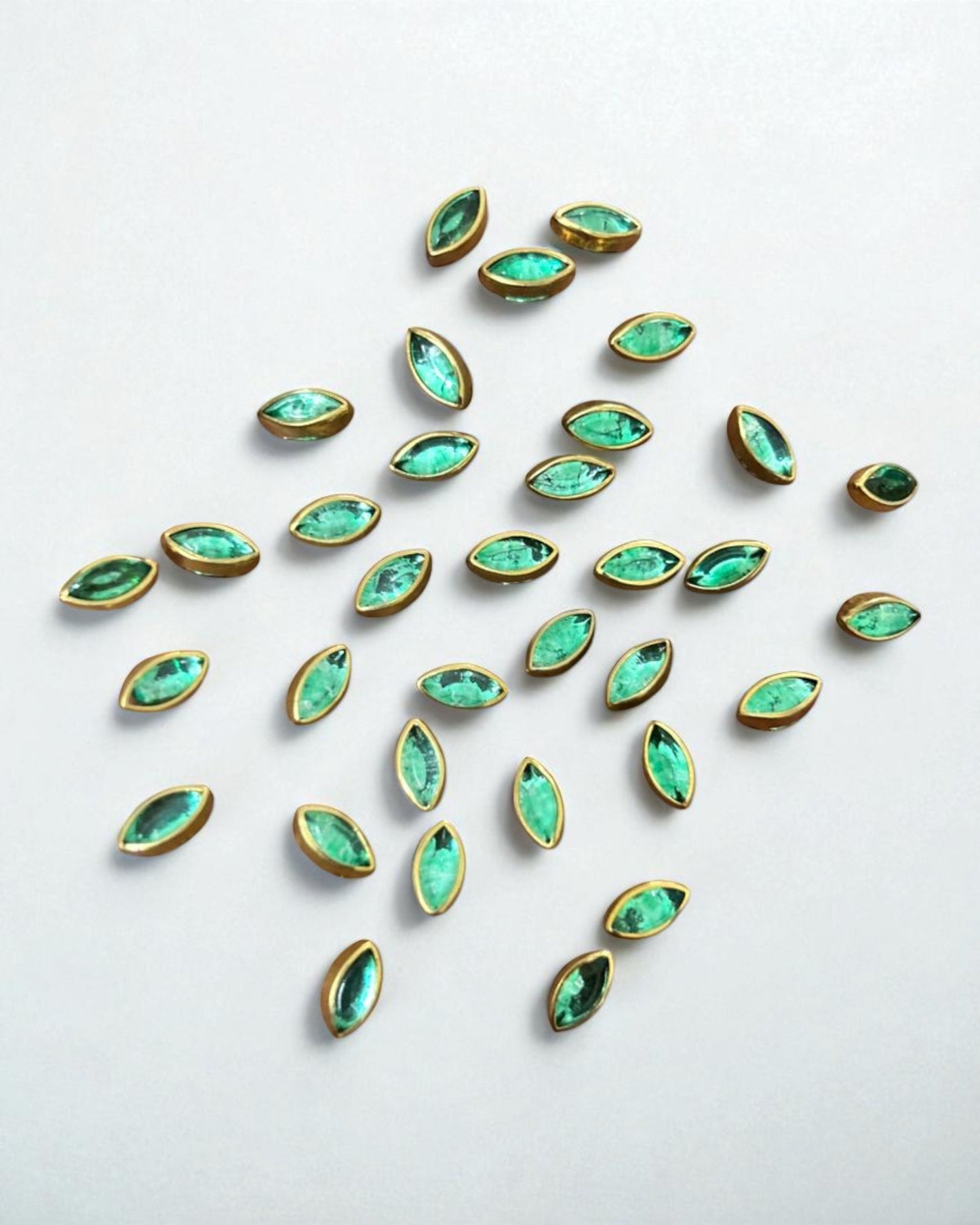 Eye Kundan Stones (10gms) for Jewelry Making, Bangles & Embroidery
