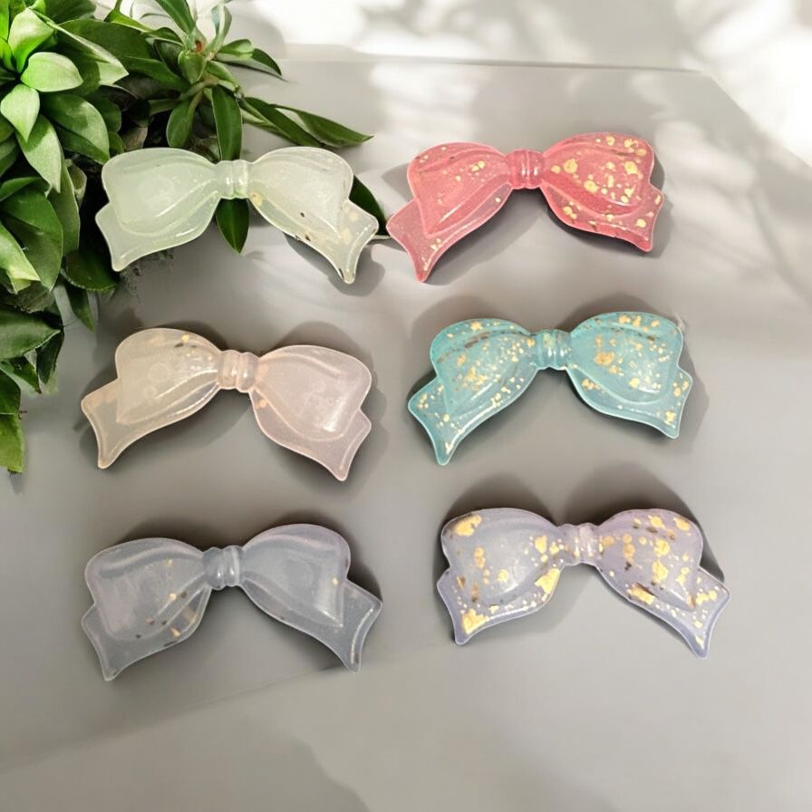 Multicolor Acrylic Bow Charms (20 gms)