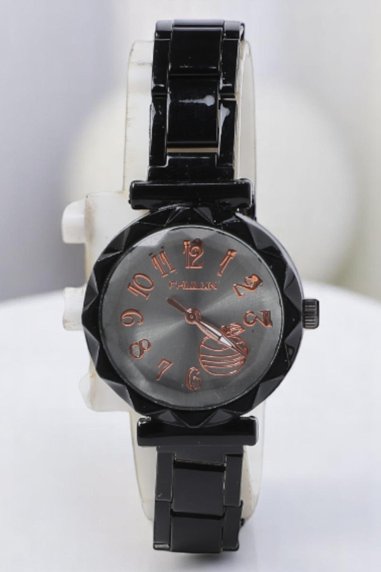 Stylish Printed Analog Chain Watch - Black