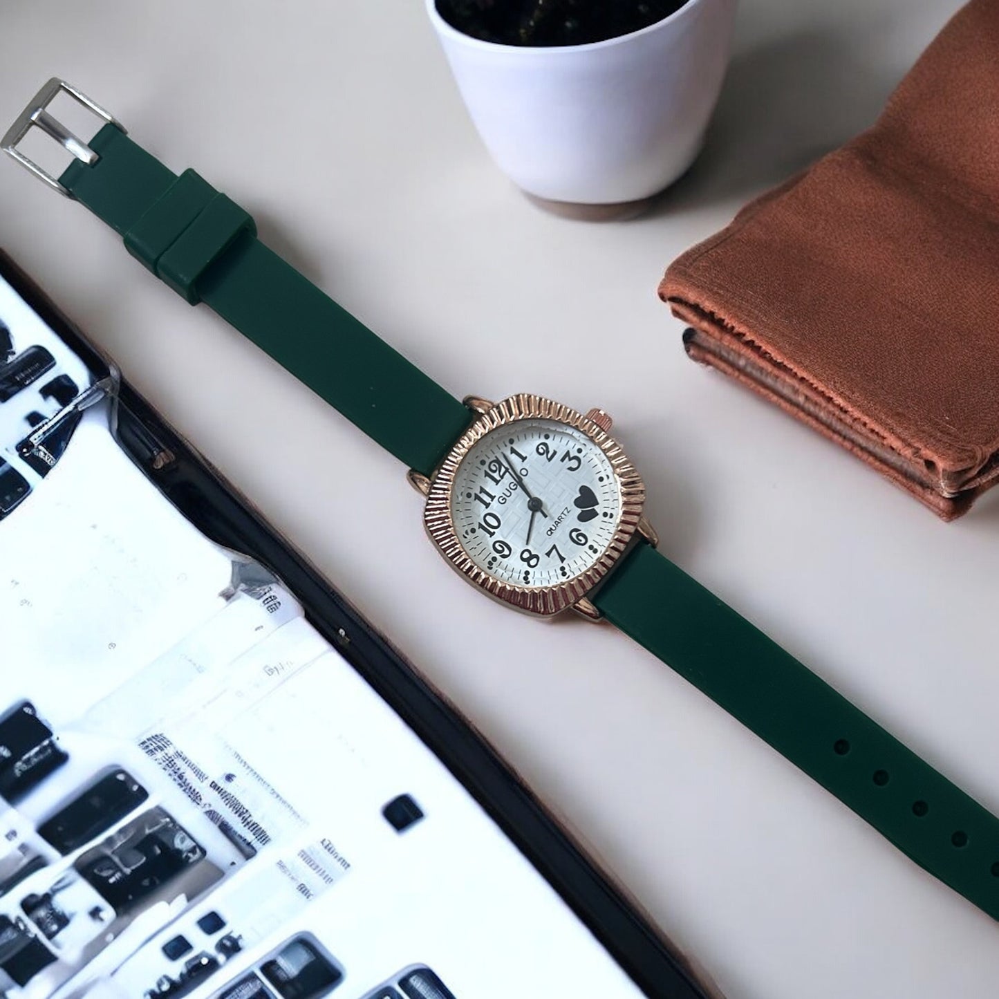 GUGUO Classic Analog Watch for Women Design #1