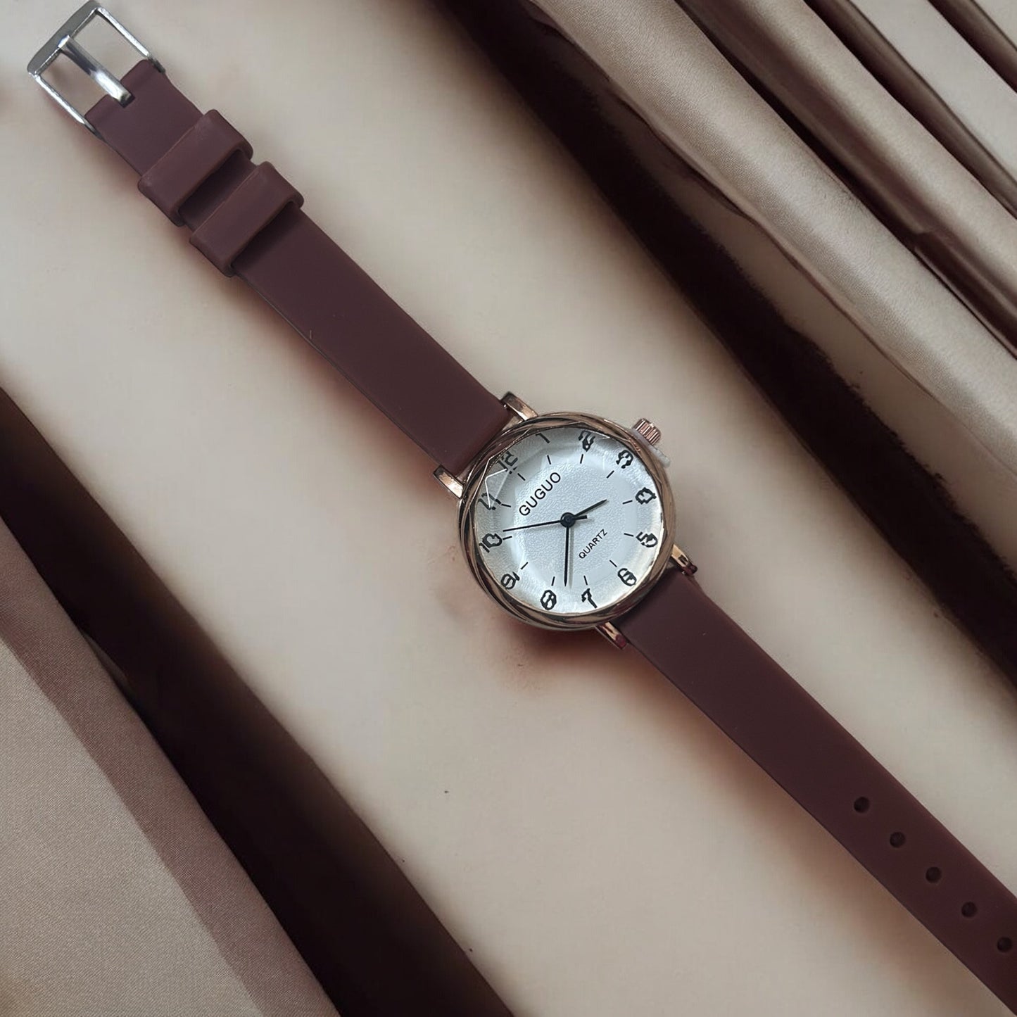 GUGUO Classic Analog Watch for Women Design #10
