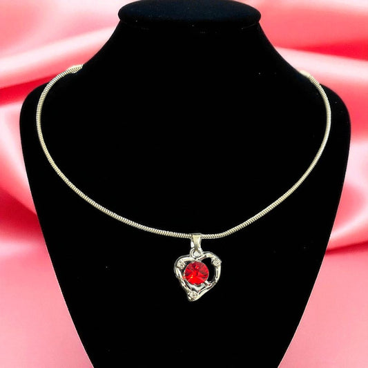 Elegant Silver Wire Chain Necklace with Luxury Heart Red Stone Pendant