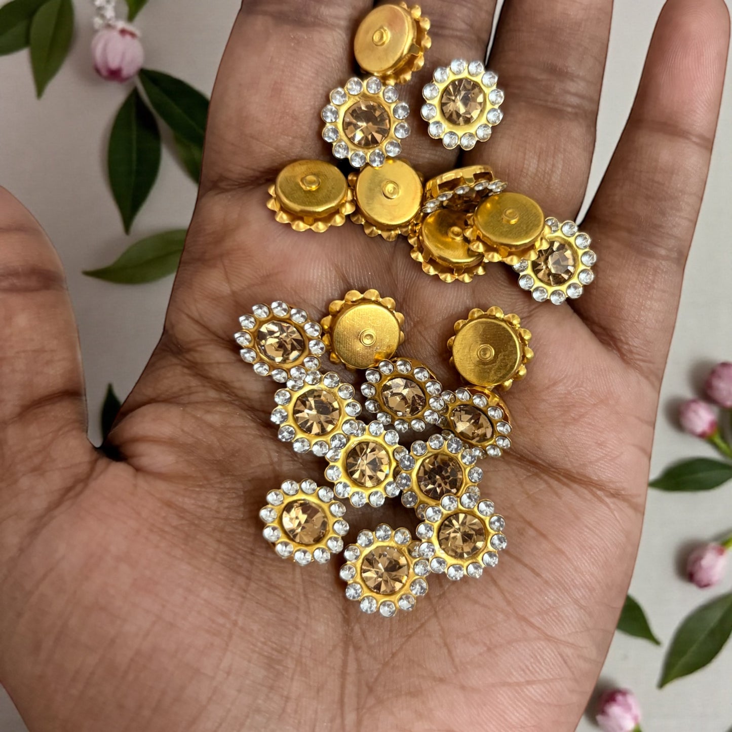 Clip Stone - Round Shape Glass Stone Beads for Embroidery & Jewellery Making (Pack of 20 Pcs)