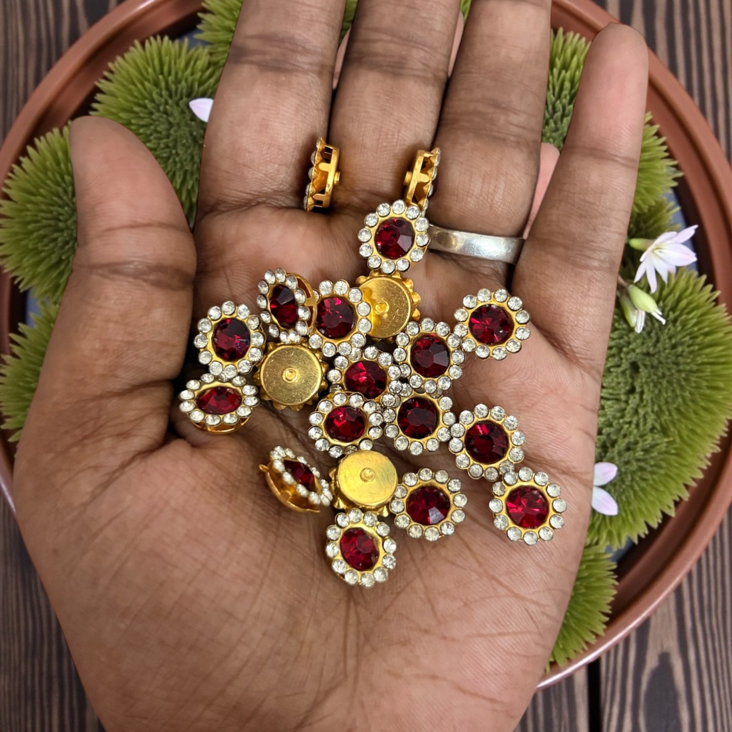 Clip Stone - Round Shape Glass Stone Beads for Embroidery & Jewellery Making (Pack of 20 Pcs)