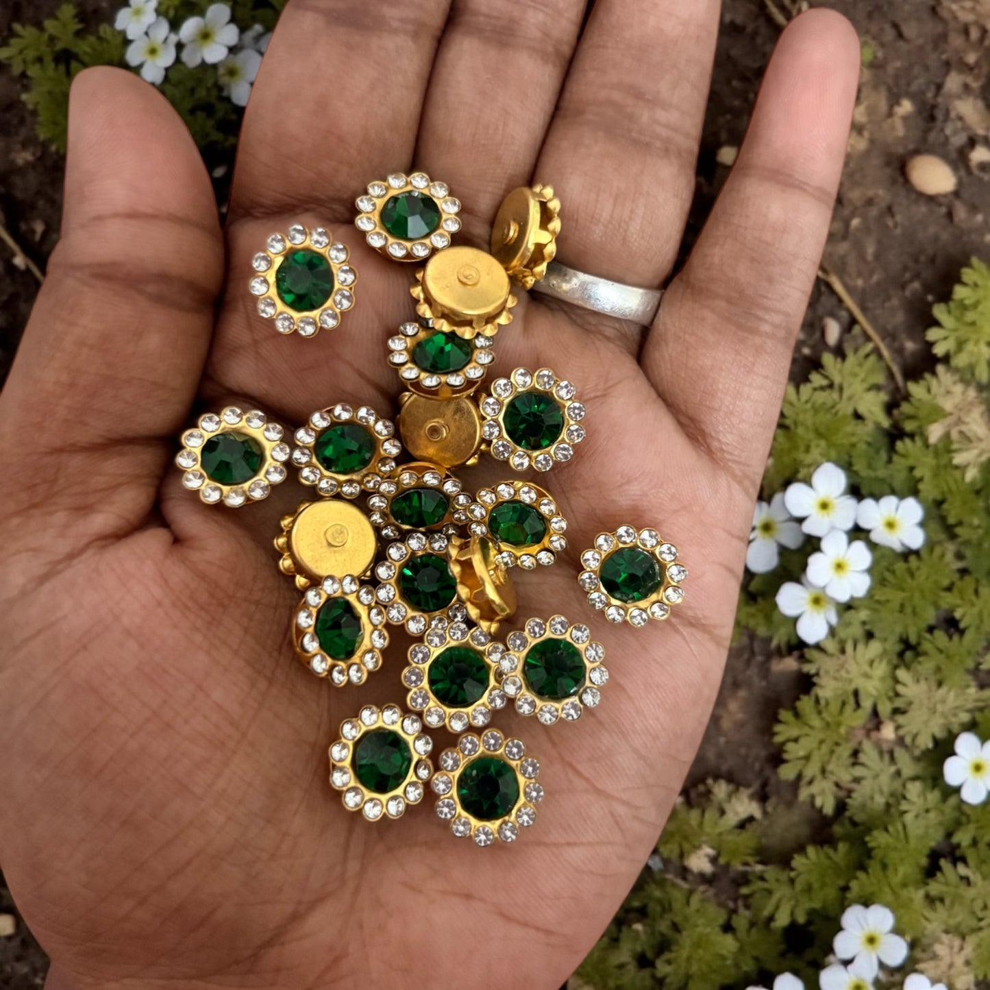 Clip Stone - Round Shape Glass Stone Beads for Embroidery & Jewellery Making (Pack of 20 Pcs)