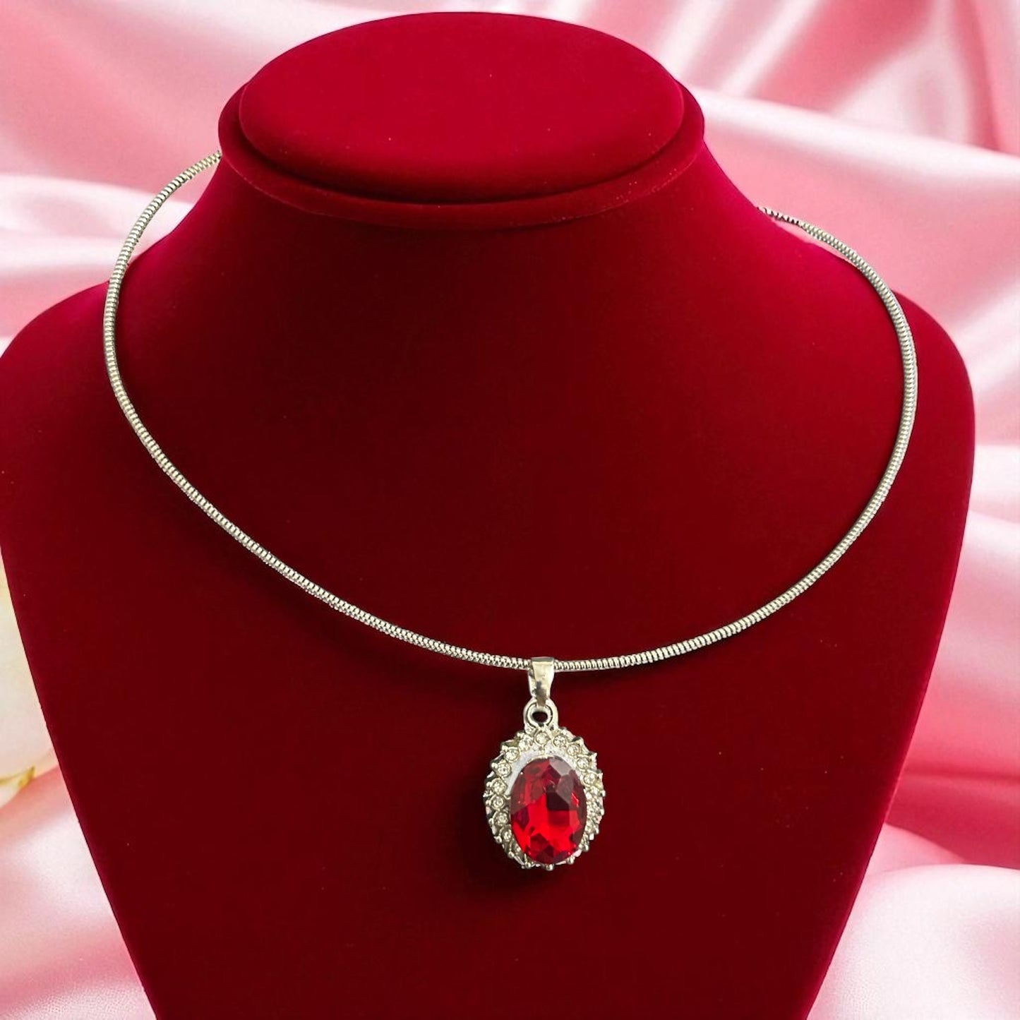 Elegant Silver Wire Chain Necklace with Luxury Oval Red Stone Pendant