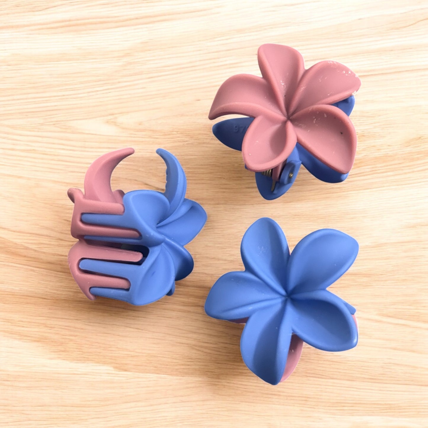 Double Shade Flower Hair Claw Clip Set (Pack of 1)