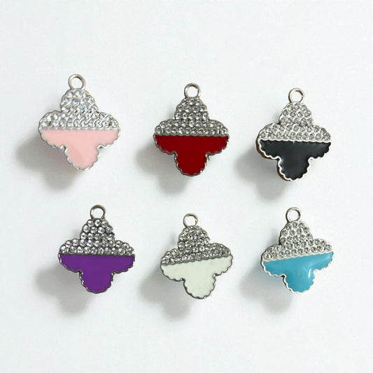 Luxury Wavy Flower Stone Charm