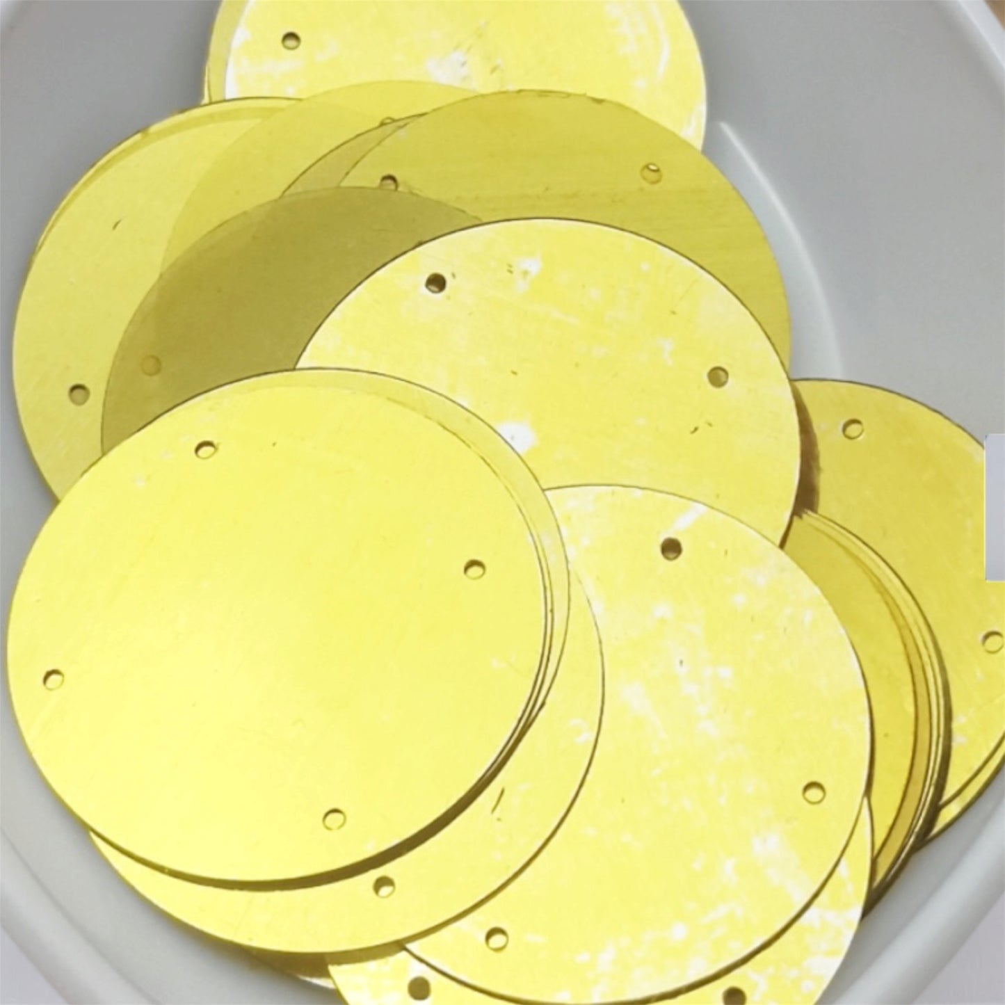 Four Holes Round Golden Sequins (Pack of 50pcs) (Size : 20mm)