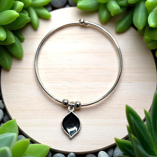 Fancy Bracelet with Black Leaf Petal