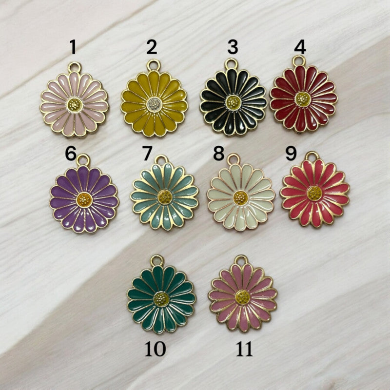 Large Daisy Flower Charm 1Pc