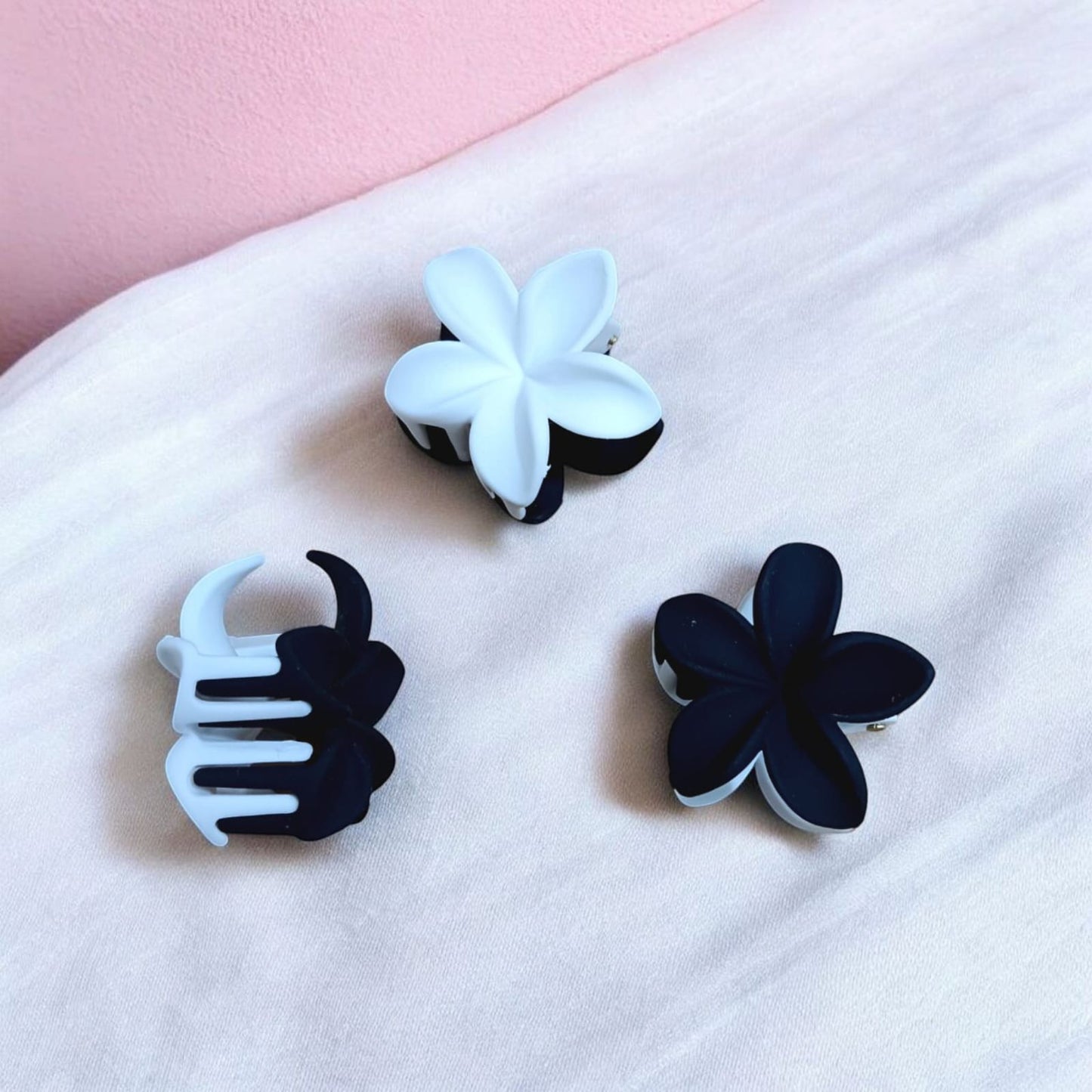 Double Shade Flower Hair Claw Clip Set (Pack of 1)