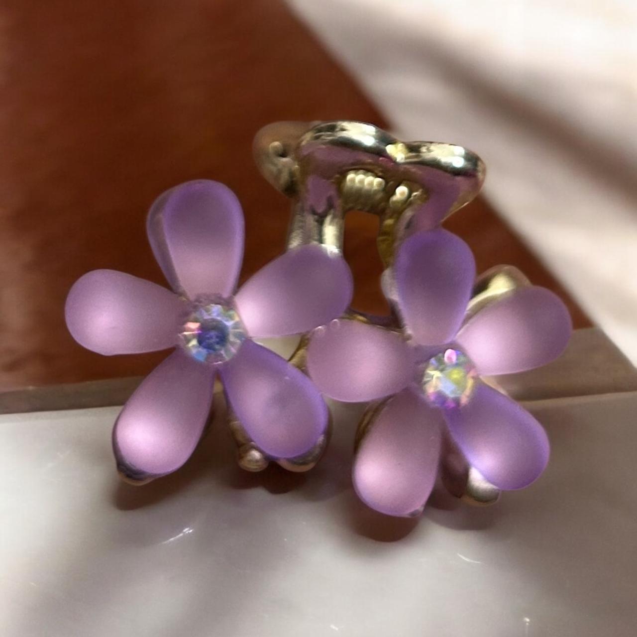Daisy Flower Glossy Finish Hair Clips for Women - Type #1