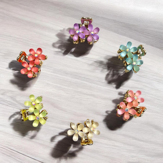 Daisy Flower Glossy Finish Hair Clips for Women - Type #1