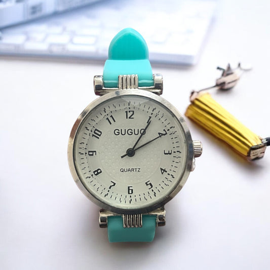 GUGUO Classic Analog Watch for Women Design #14