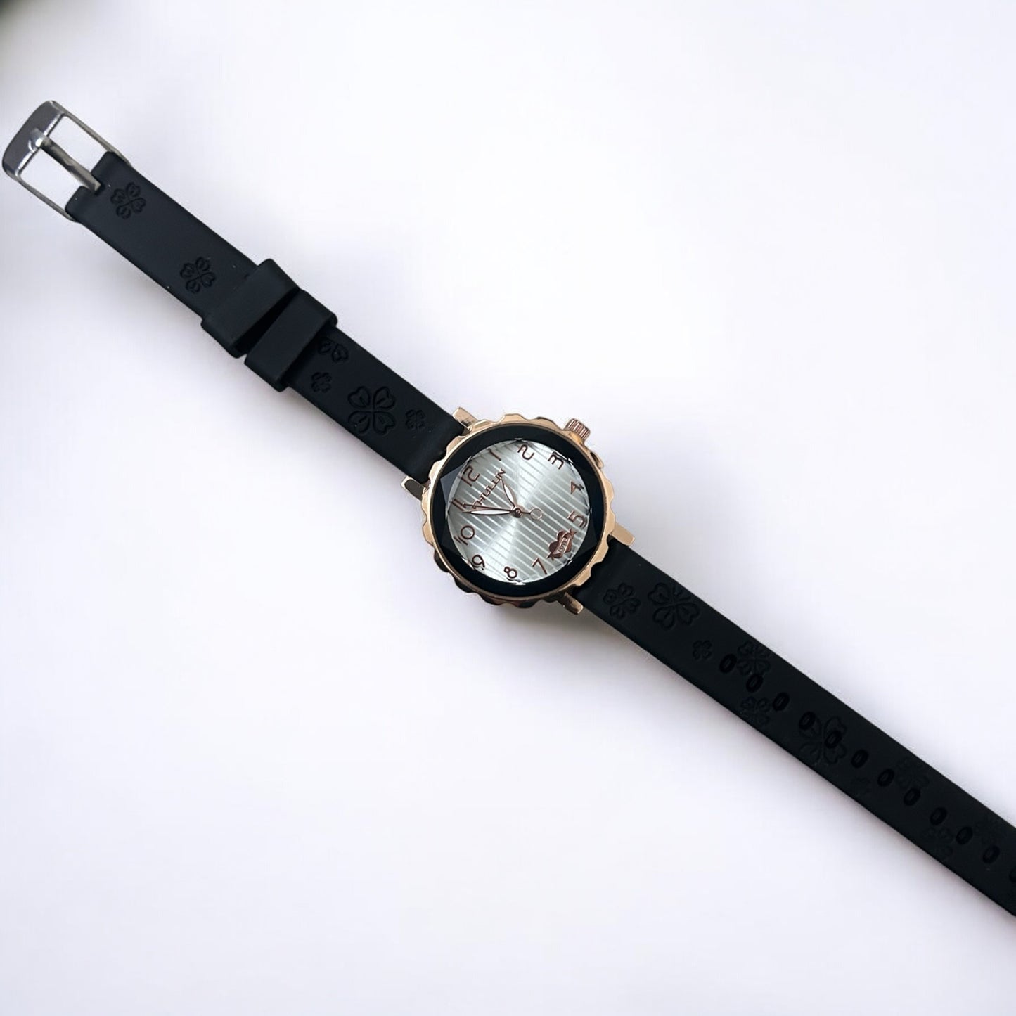 FHULUN Classic Analog Watch for Women Design #33