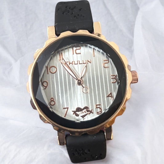 FHULUN Classic Analog Watch for Women Design #33