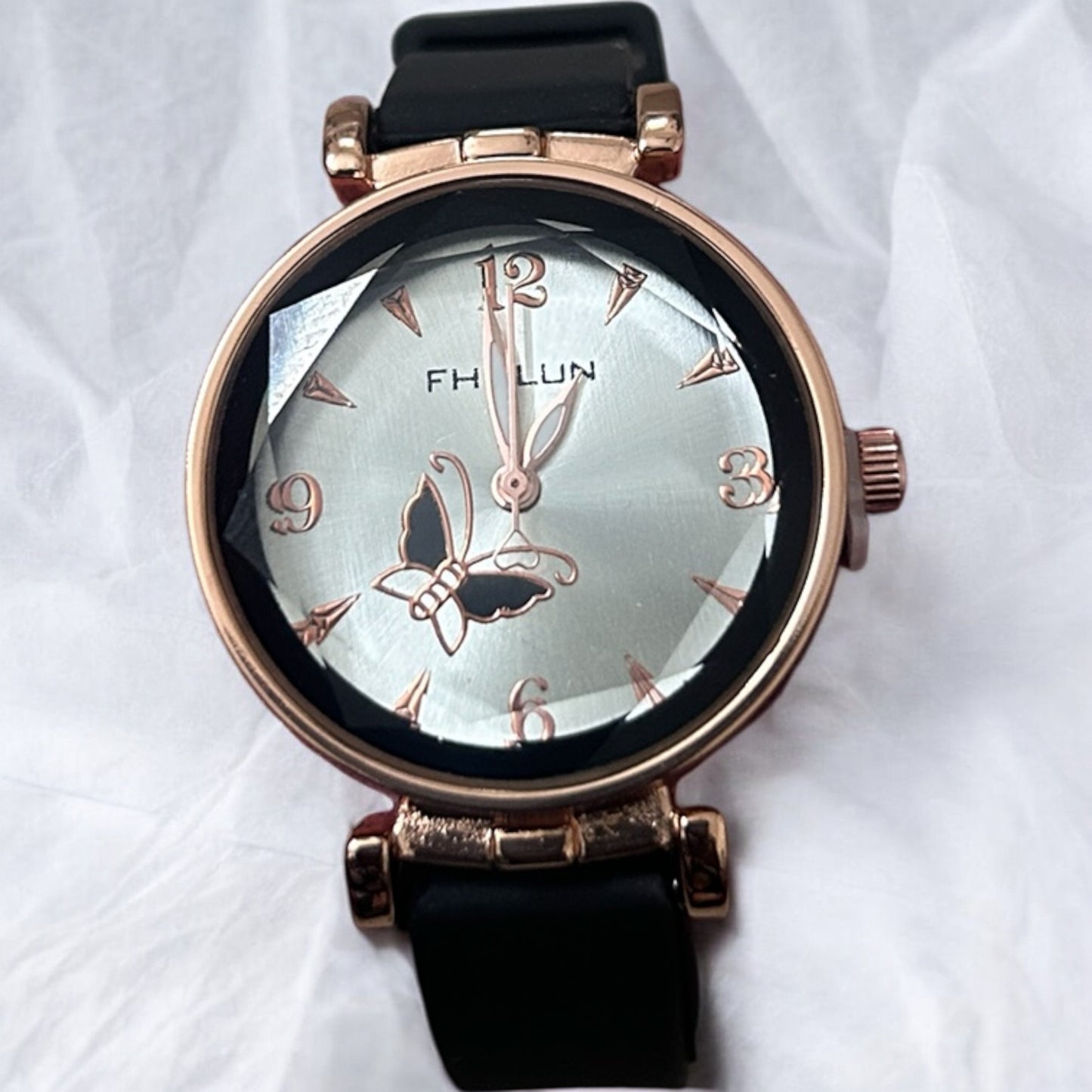 FHULUN Classic Analog Watch for Women Design #39